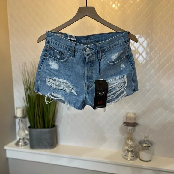 Levi’s 50 Shorts - Picture 2 of 3